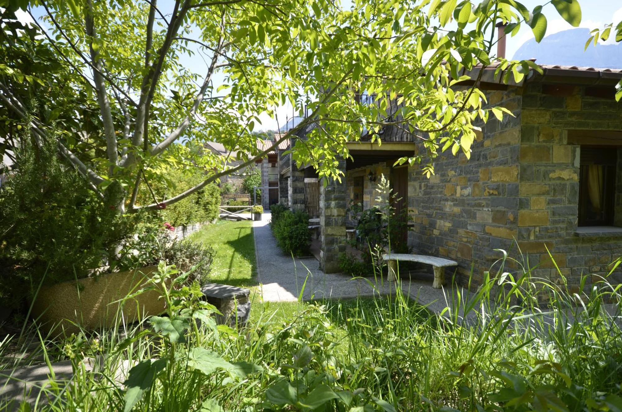 Гостевой дом Casas La Ribera Ordesa Эскалона Экстерьер фото