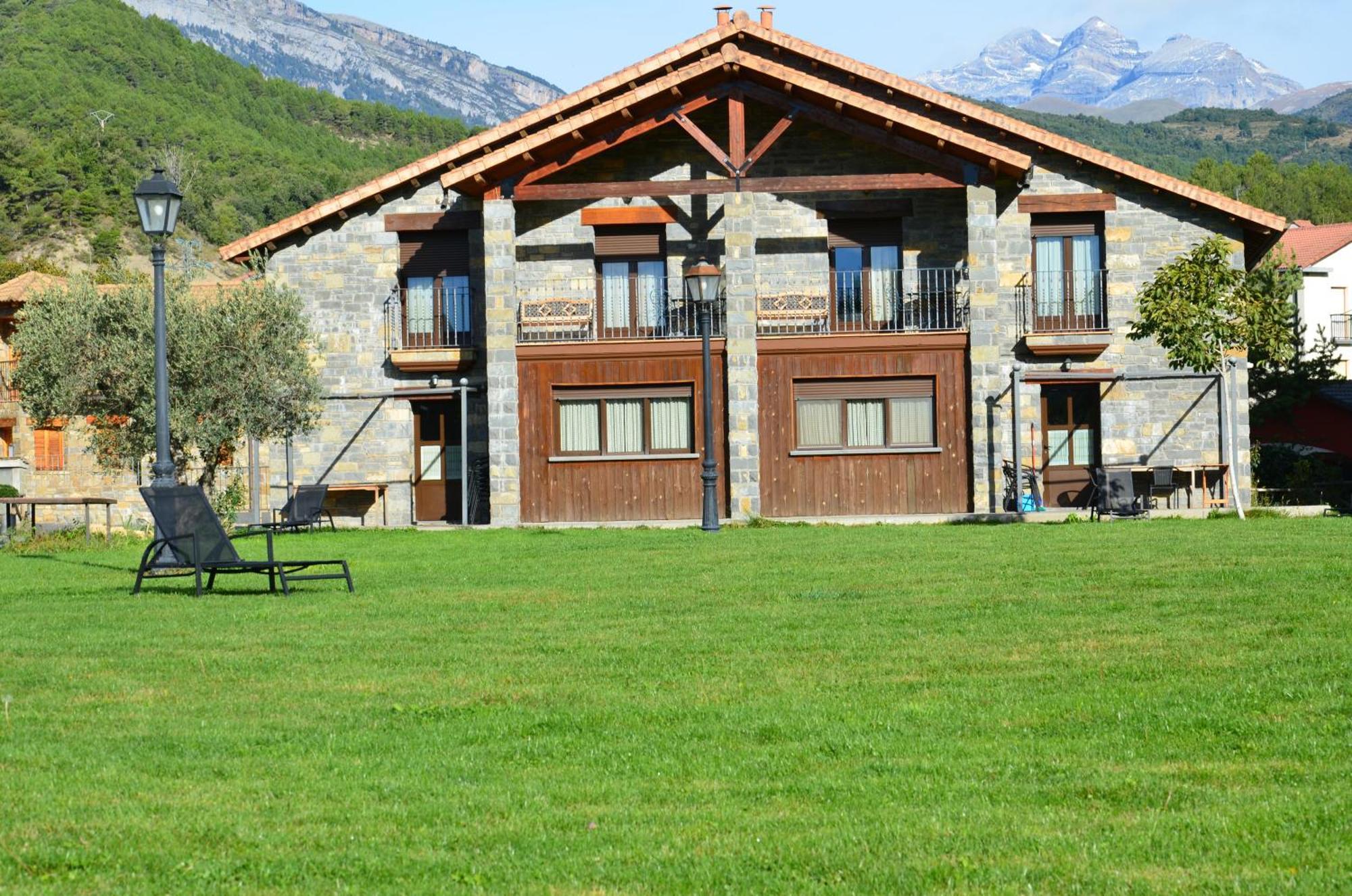 Гостевой дом Casas La Ribera Ordesa Эскалона Экстерьер фото